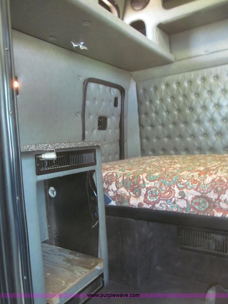 image for item F7003 1997 Western Star 4964EX semi truck