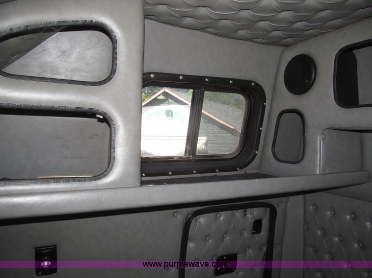 image for item F7003 1997 Western Star 4964EX semi truck