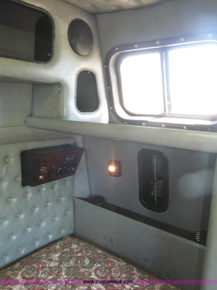 image for item F7003 1997 Western Star 4964EX semi truck