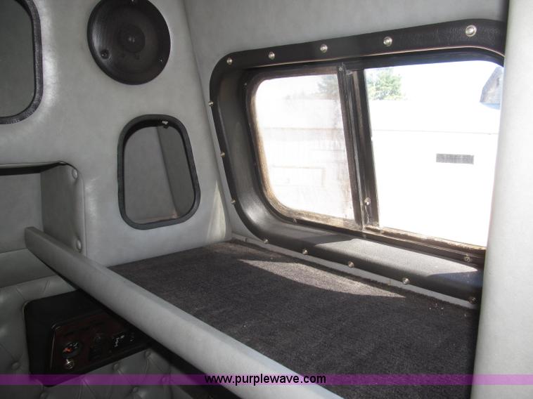 image for item F7003 1997 Western Star 4964EX semi truck