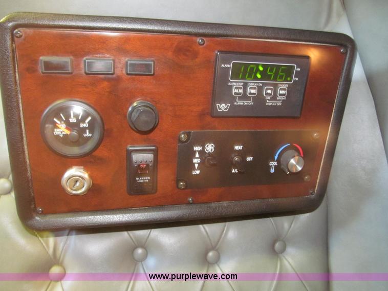 image for item F7003 1997 Western Star 4964EX semi truck