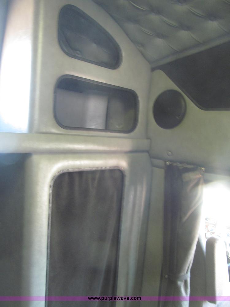 image for item F7003 1997 Western Star 4964EX semi truck