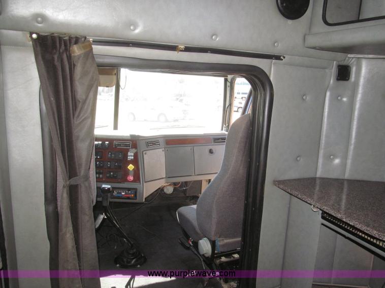 image for item F7003 1997 Western Star 4964EX semi truck