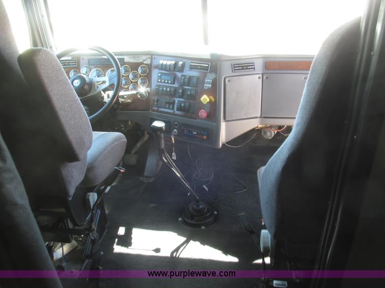 image for item F7003 1997 Western Star 4964EX semi truck