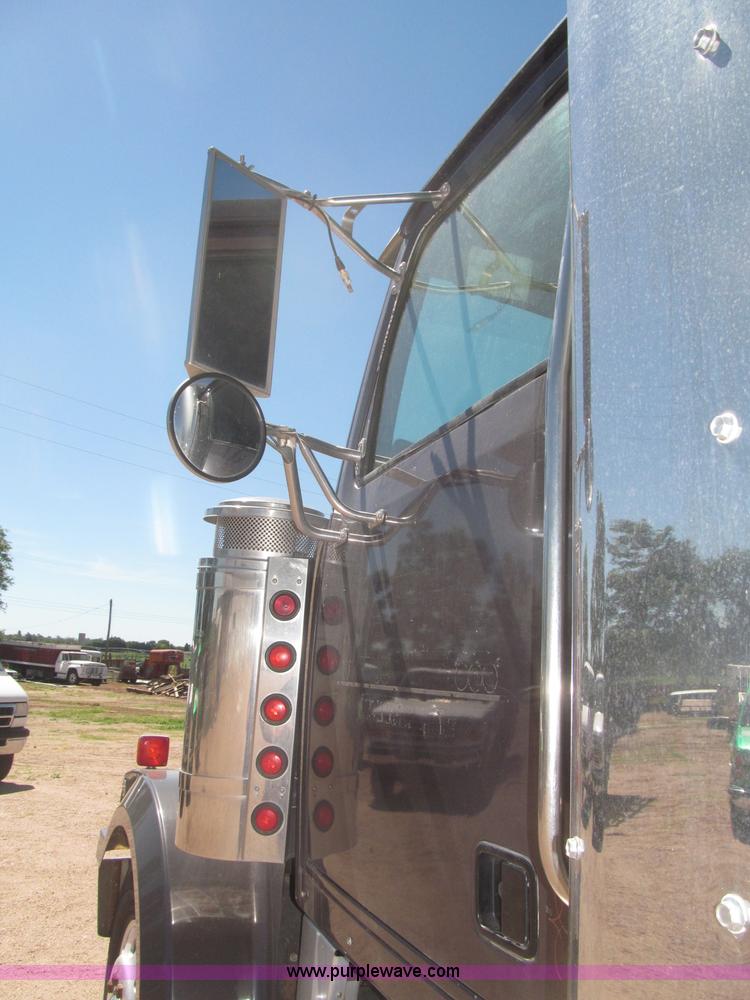 image for item F7003 1997 Western Star 4964EX semi truck