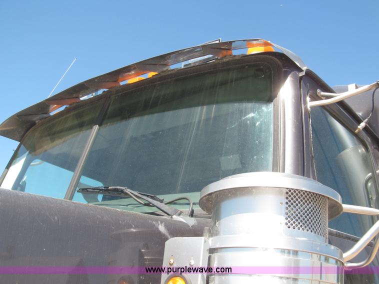 image for item F7003 1997 Western Star 4964EX semi truck