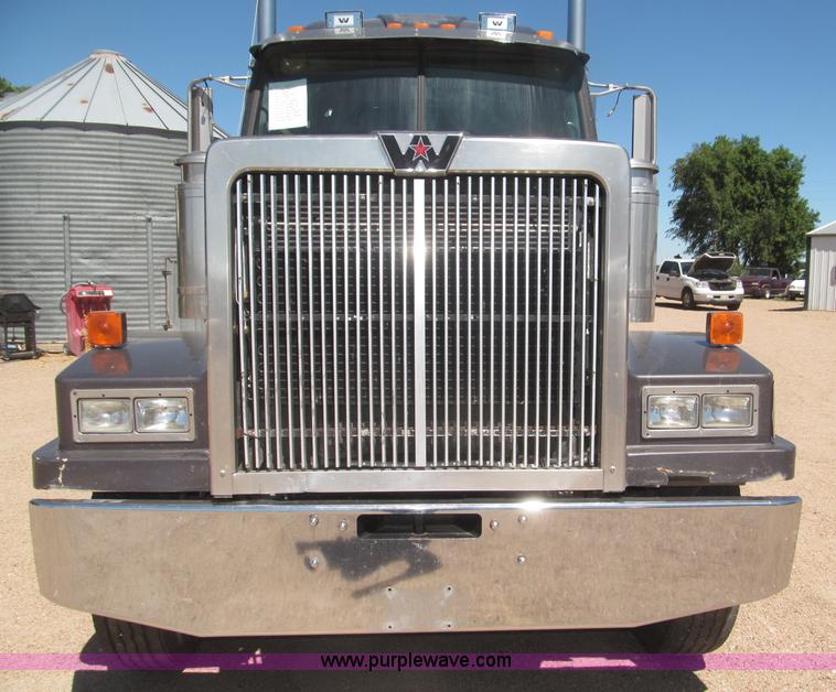 image for item F7003 1997 Western Star 4964EX semi truck