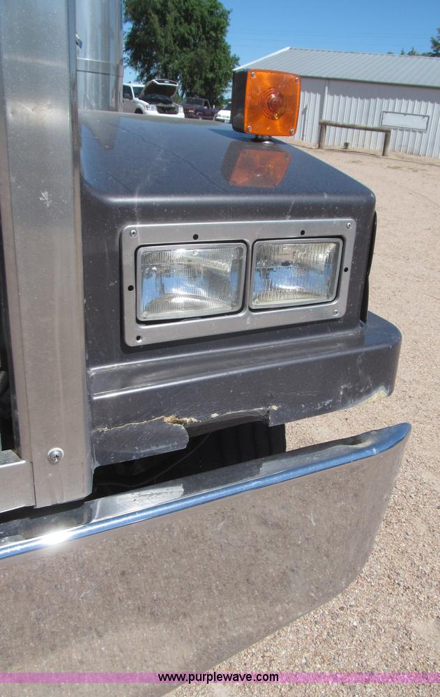 image for item F7003 1997 Western Star 4964EX semi truck