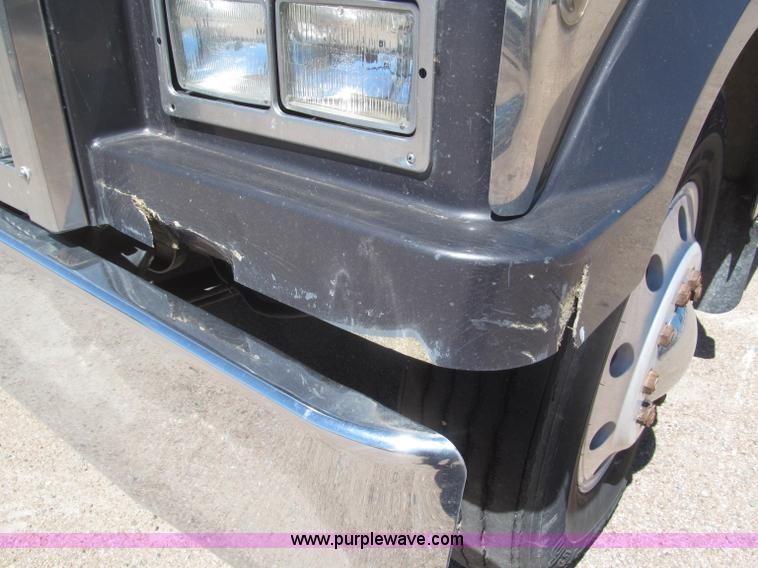 image for item F7003 1997 Western Star 4964EX semi truck