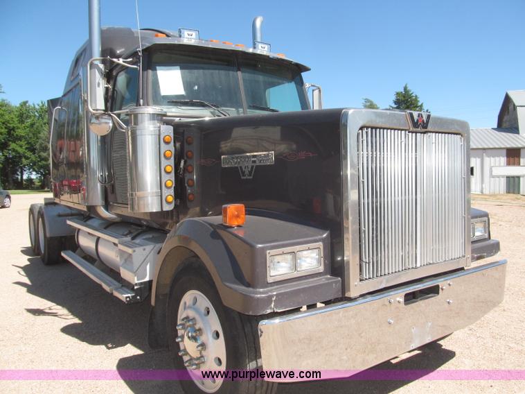 image for item F7003 1997 Western Star 4964EX semi truck