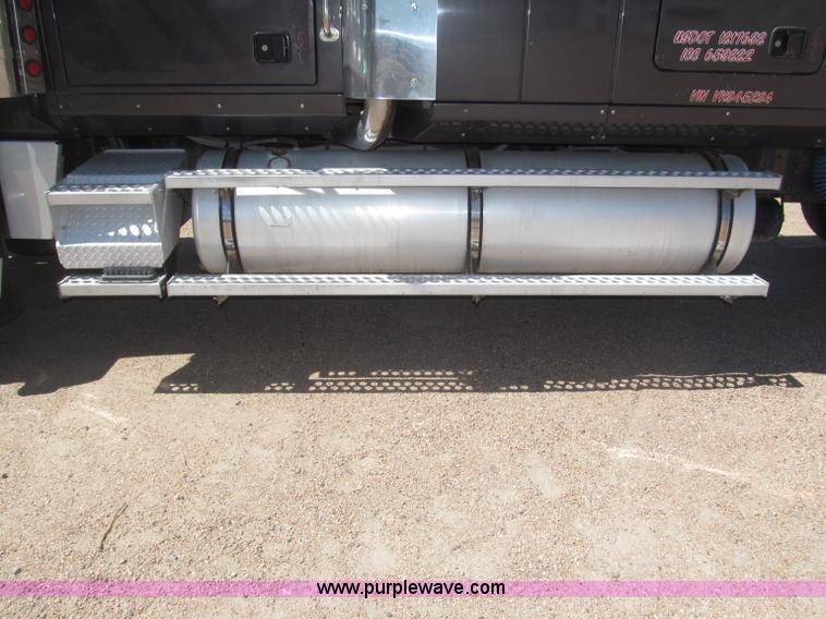 image for item F7003 1997 Western Star 4964EX semi truck