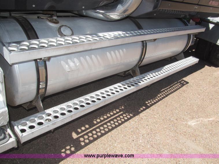 image for item F7003 1997 Western Star 4964EX semi truck