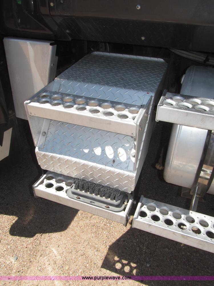 image for item F7003 1997 Western Star 4964EX semi truck