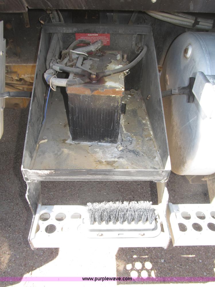 image for item F7003 1997 Western Star 4964EX semi truck