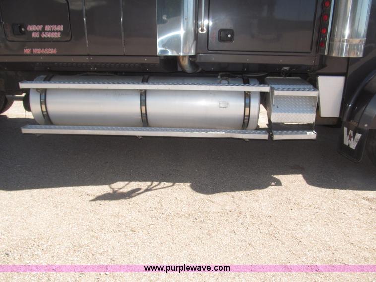 image for item F7003 1997 Western Star 4964EX semi truck