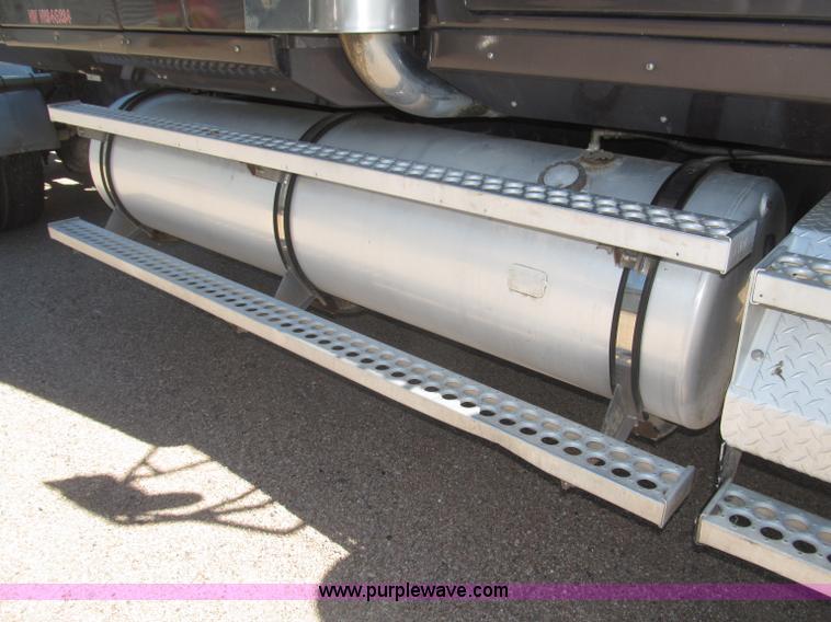 image for item F7003 1997 Western Star 4964EX semi truck