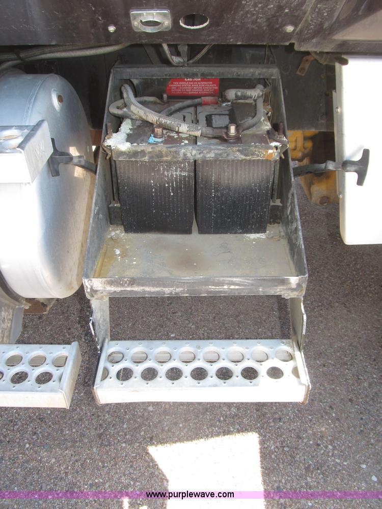 image for item F7003 1997 Western Star 4964EX semi truck