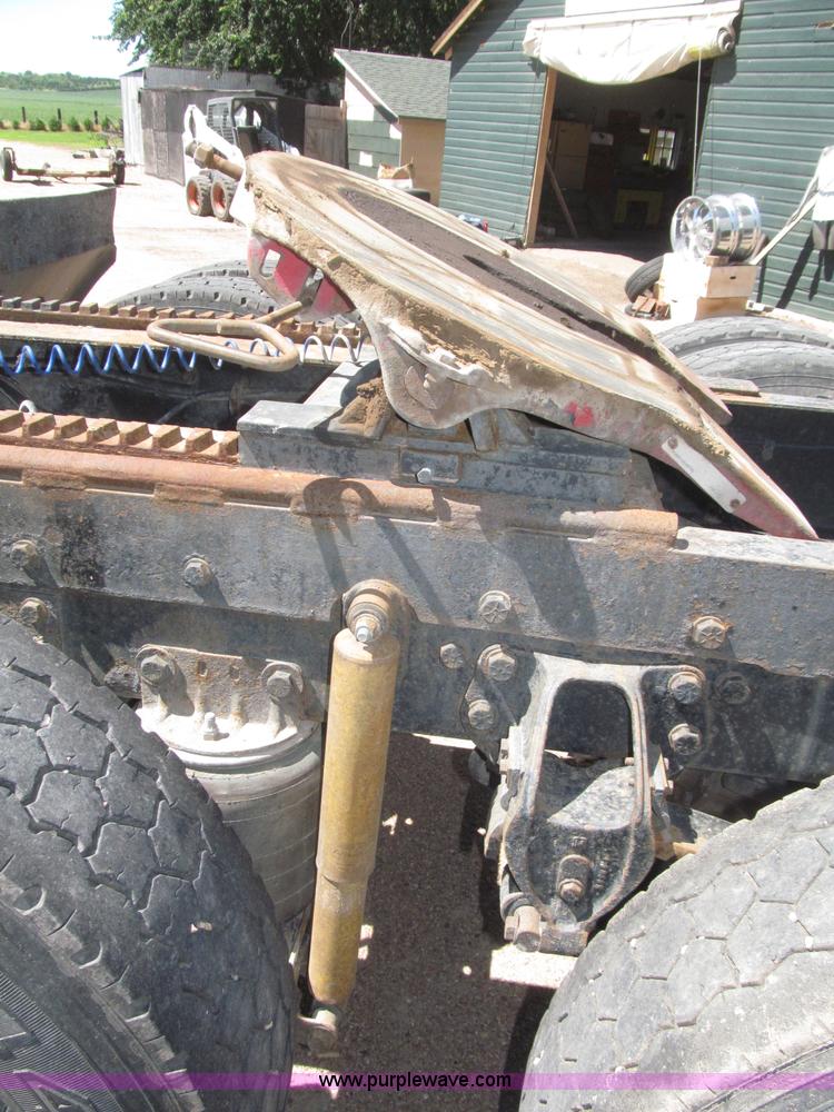 image for item F7003 1997 Western Star 4964EX semi truck