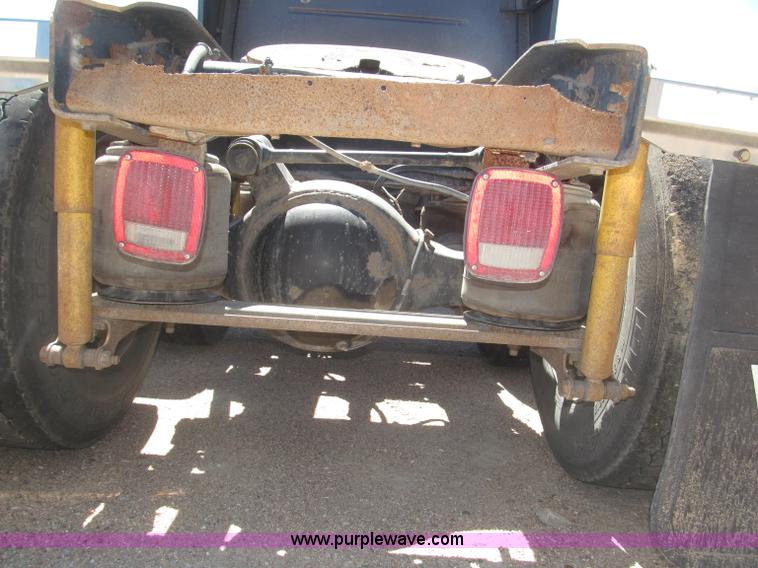 image for item F7003 1997 Western Star 4964EX semi truck