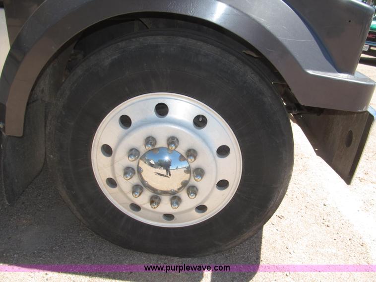 image for item F7003 1997 Western Star 4964EX semi truck