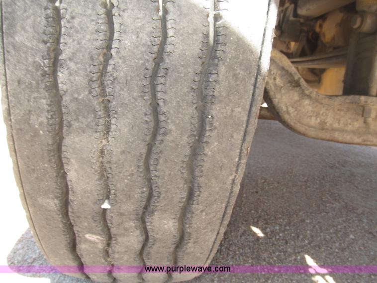 image for item F7003 1997 Western Star 4964EX semi truck