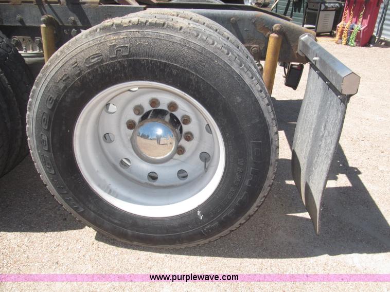 image for item F7003 1997 Western Star 4964EX semi truck