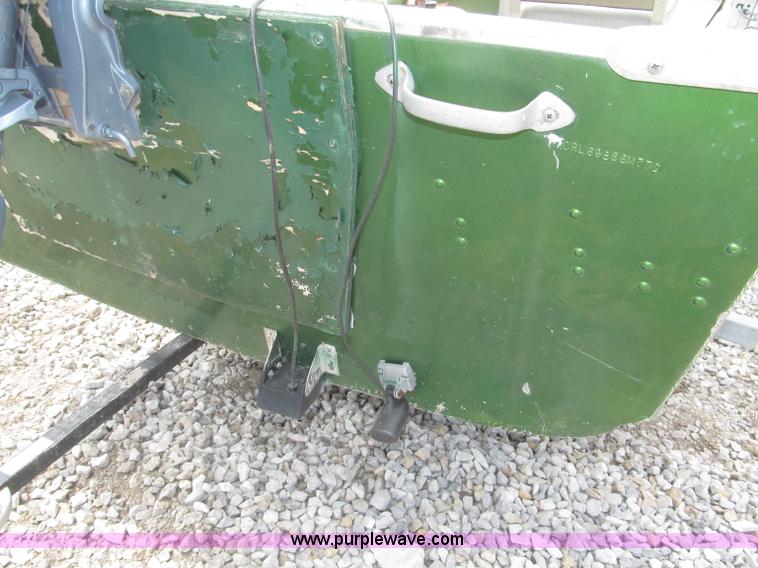 image for item F7016 1977 AMF Crestliner 16'L boat