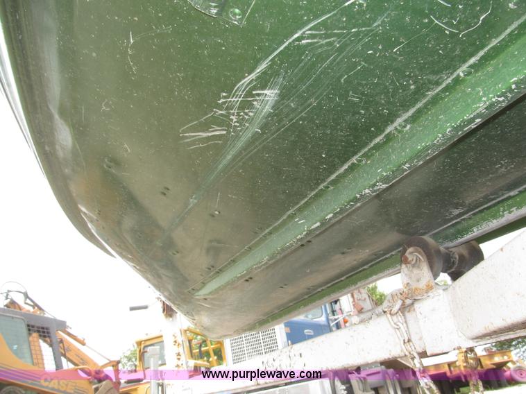 image for item F7016 1977 AMF Crestliner 16'L boat