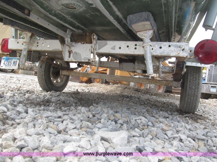 image for item F7016 1977 AMF Crestliner 16'L boat