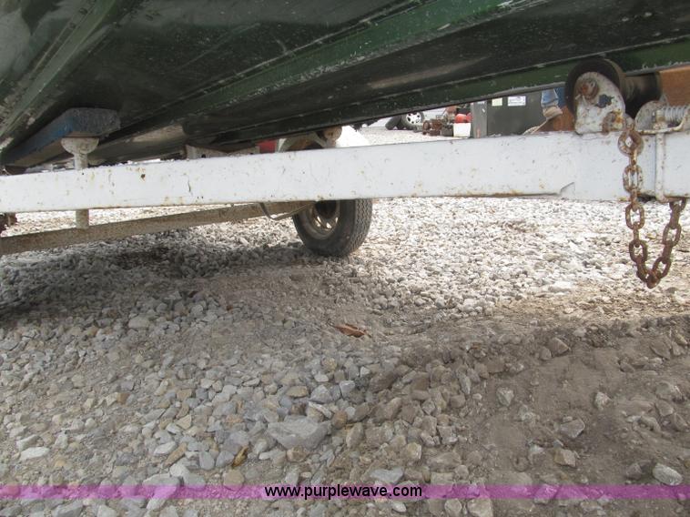 image for item F7016 1977 AMF Crestliner 16'L boat