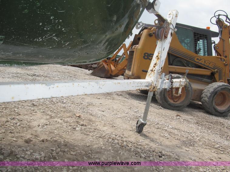 image for item F7016 1977 AMF Crestliner 16'L boat