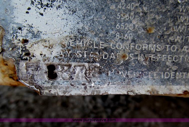 image for item F7016 1977 AMF Crestliner 16'L boat