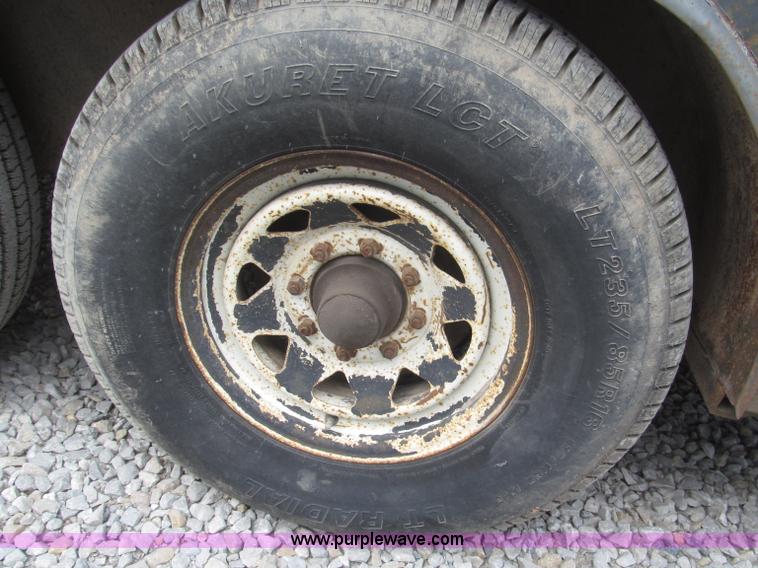 image for item F7026 1997 WW 16'L enclosed tandem axle cargo trailer