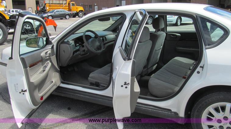 image for item G2026 2002 Chevrolet Impala