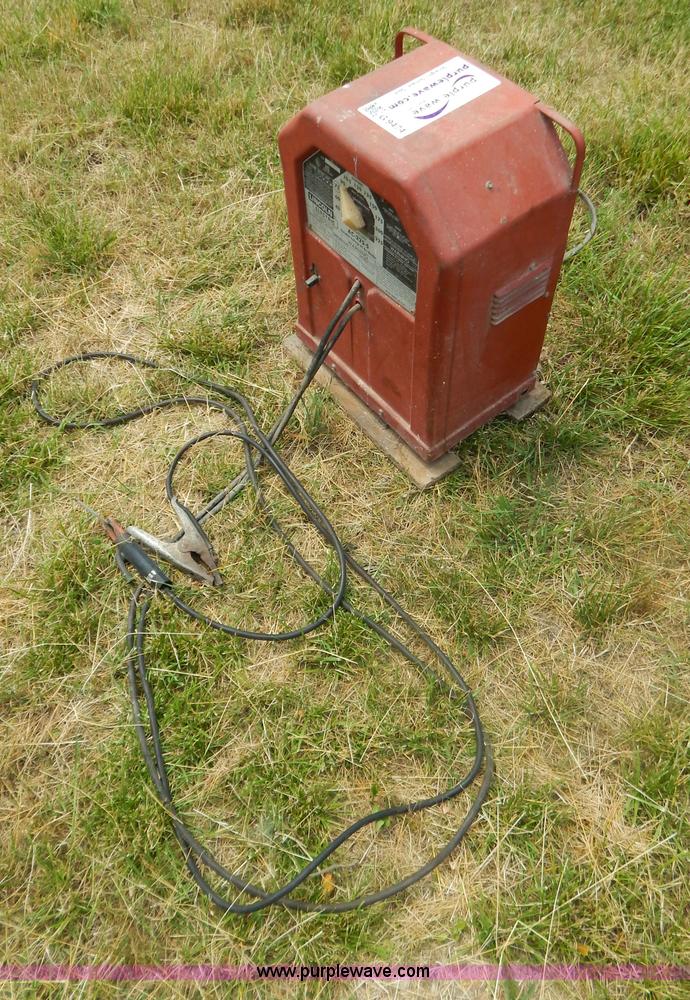 image for item G9474 Lincoln Electric AC-255-S arc welder
