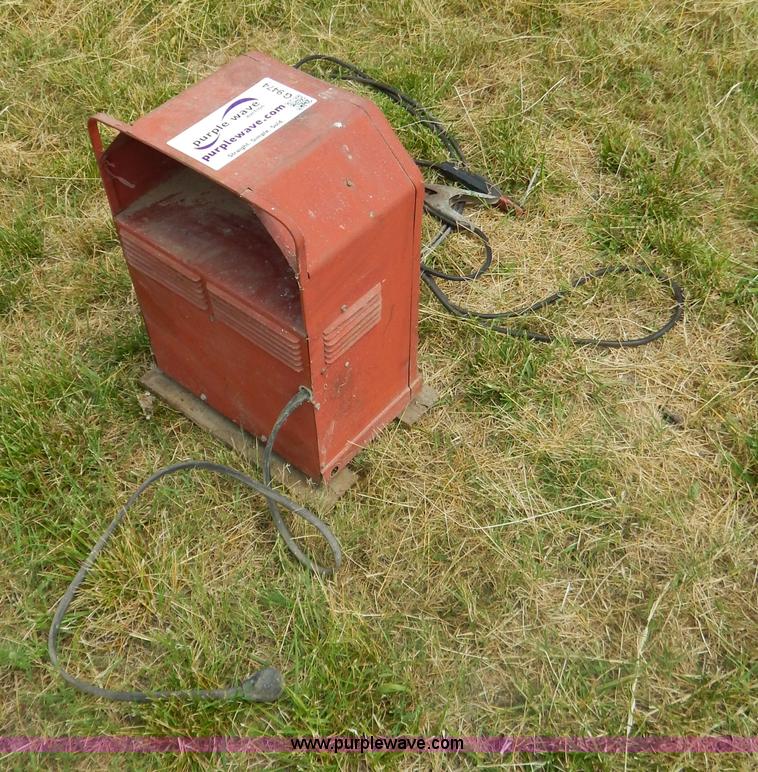 image for item G9474 Lincoln Electric AC-255-S arc welder