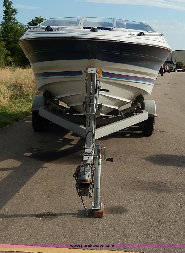 image for item H3018 1987 Bayliner 23'L boat