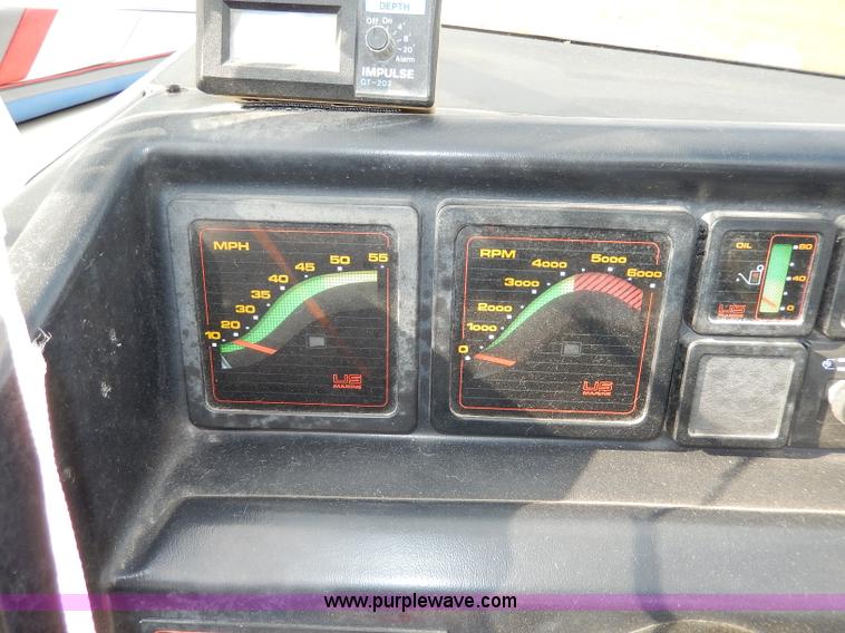 image for item H3018 1987 Bayliner 23'L boat