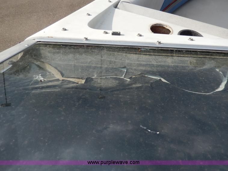 image for item H3018 1987 Bayliner 23'L boat