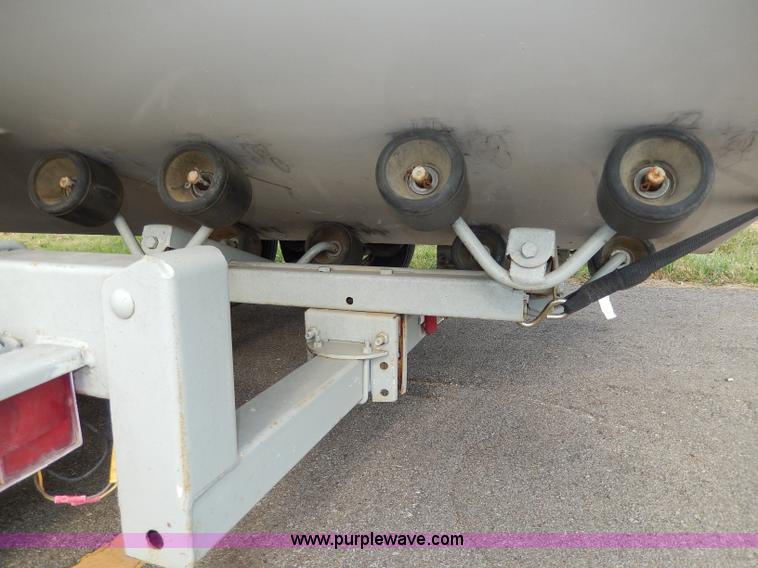 image for item H3018 1987 Bayliner 23'L boat