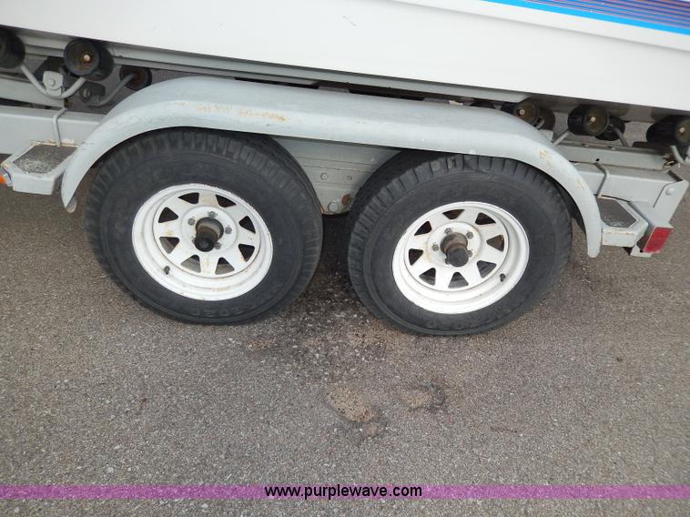 image for item H3018 1987 Bayliner 23'L boat