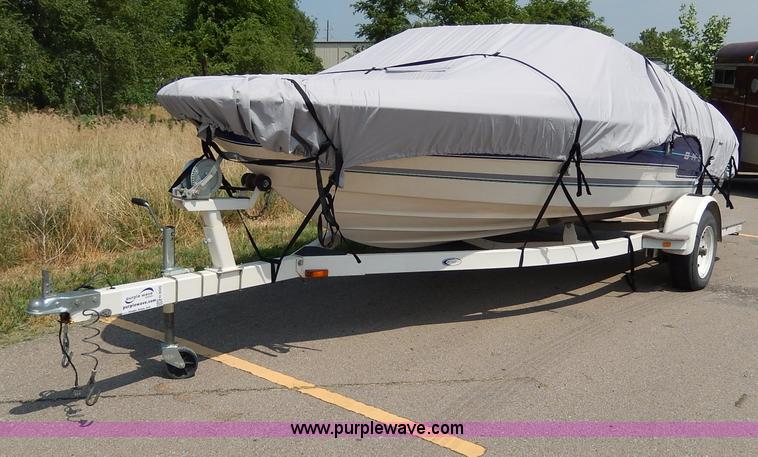 image for item H3020 1993 Bayliner 18' boat