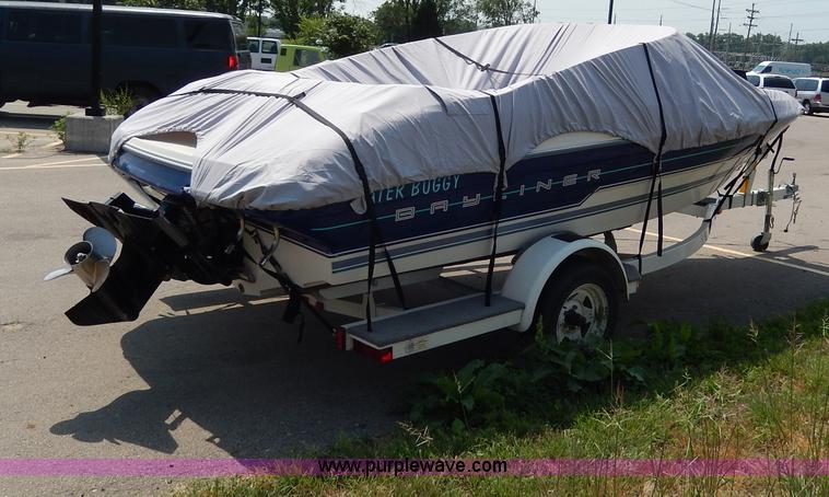 image for item H3020 1993 Bayliner 18' boat
