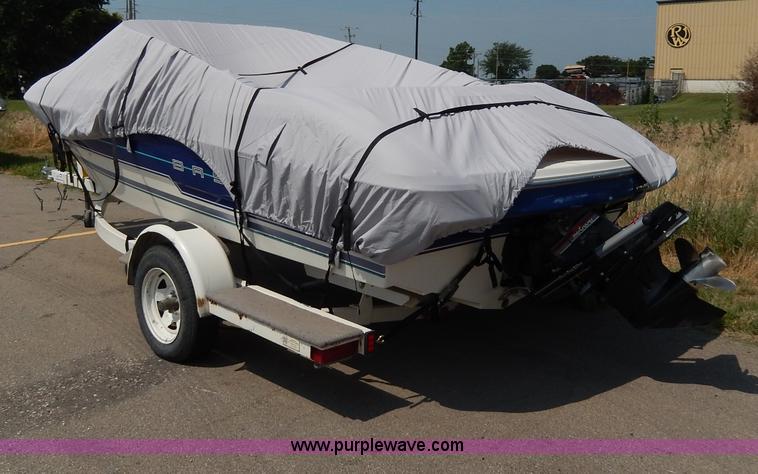 image for item H3020 1993 Bayliner 18' boat