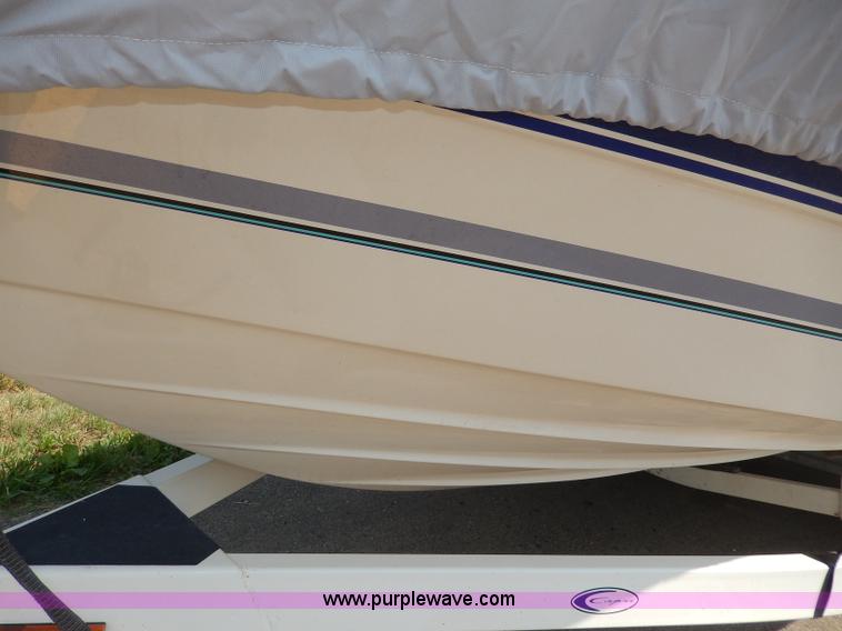 image for item H3020 1993 Bayliner 18' boat