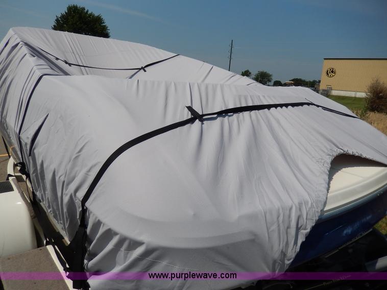 image for item H3020 1993 Bayliner 18' boat