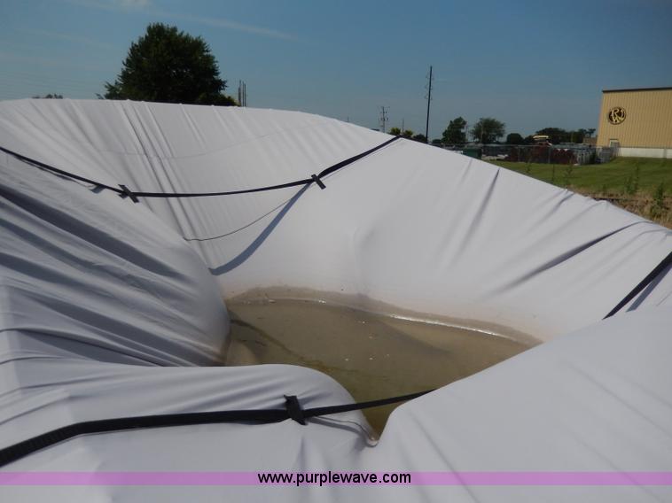 image for item H3020 1993 Bayliner 18' boat