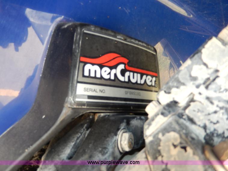 image for item H3020 1993 Bayliner 18' boat