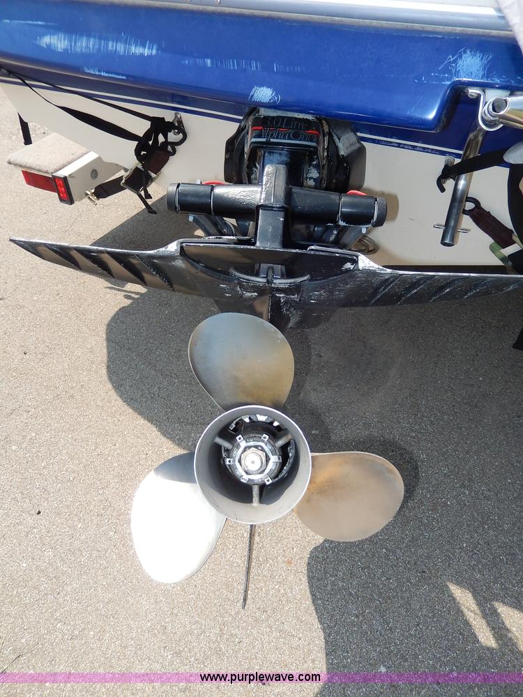 image for item H3020 1993 Bayliner 18' boat