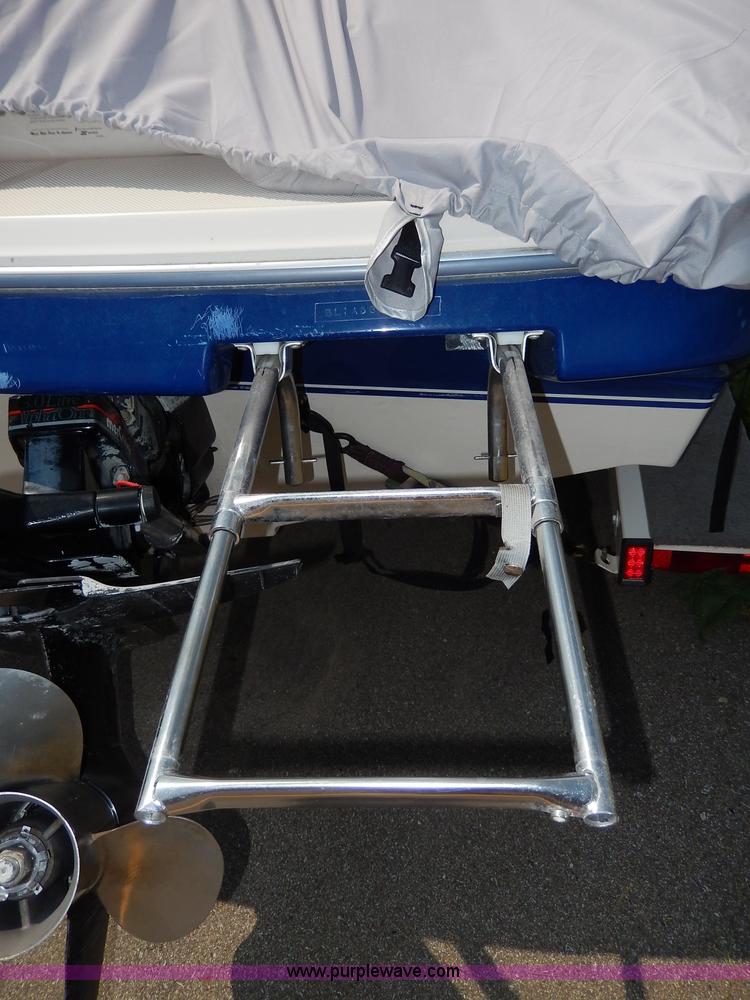 image for item H3020 1993 Bayliner 18' boat